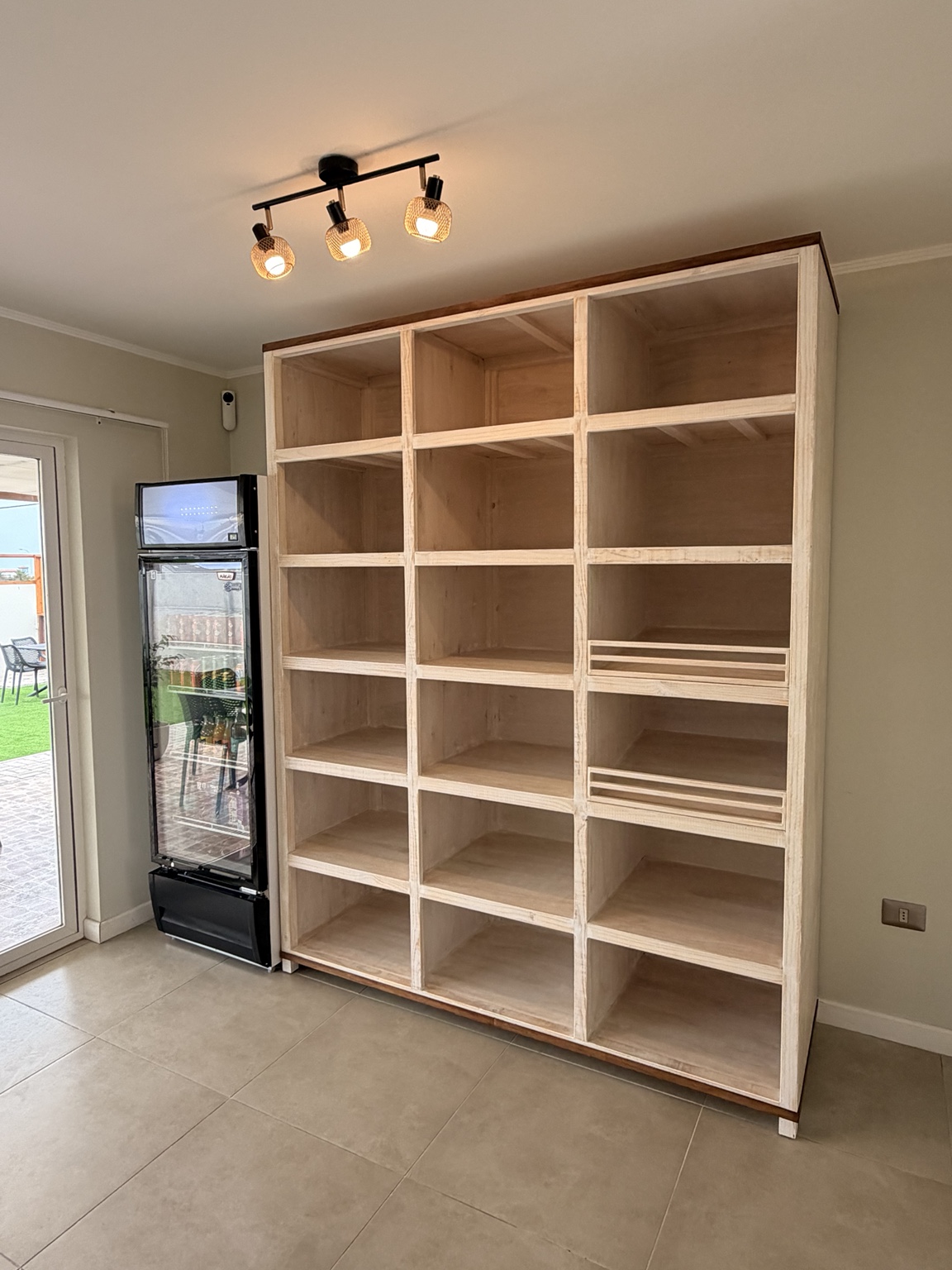 Mueble Taikkee compartido en un hogar, imagen 6